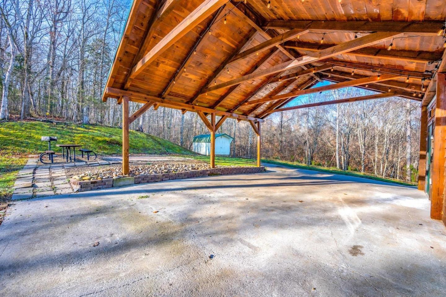 Dog Friendly! Views! Hot Tub! Close To Pf! Gsmnp Holiday home