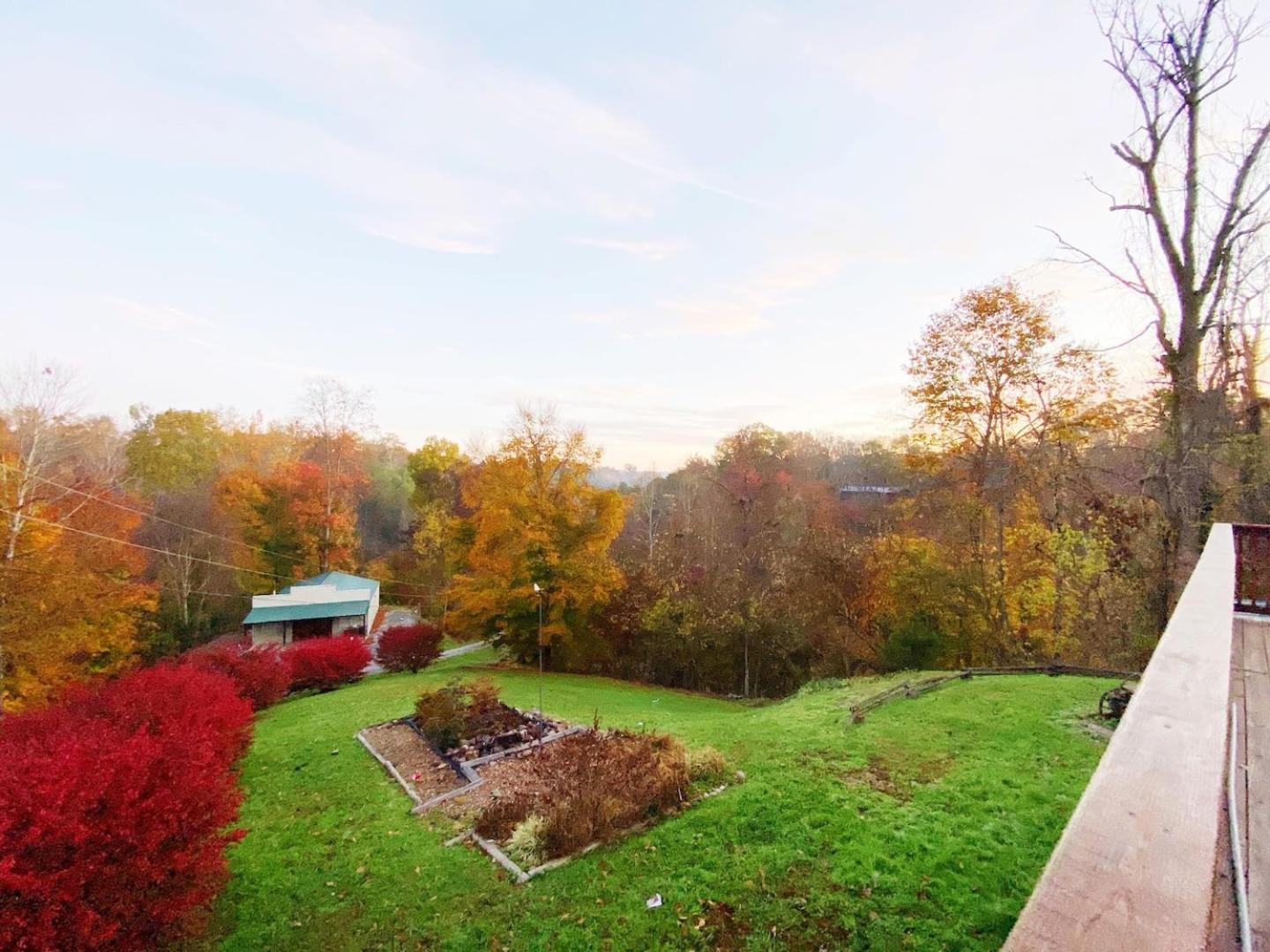 Dog Friendly! Views! Hot Tub! Close To Pf! Gsmnp Holiday home