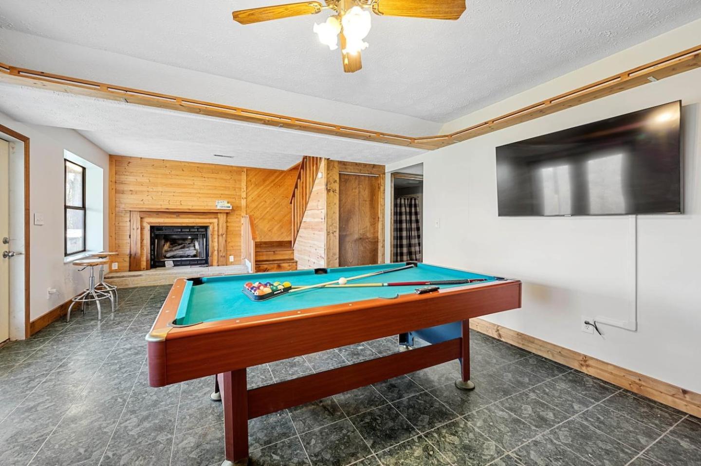 Dog Friendly! Views! Hot Tub! Close To Pf! Gsmnp Holiday home Sevierville