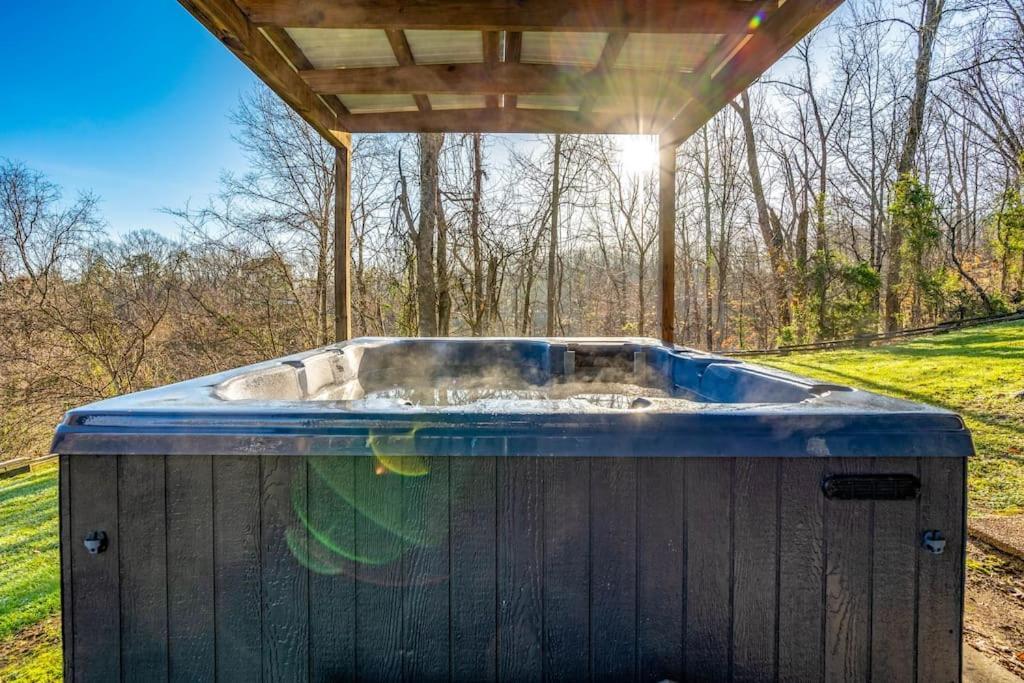 Dog Friendly! Views! Hot Tub! Close To Pf! Gsmnp * Sevierville