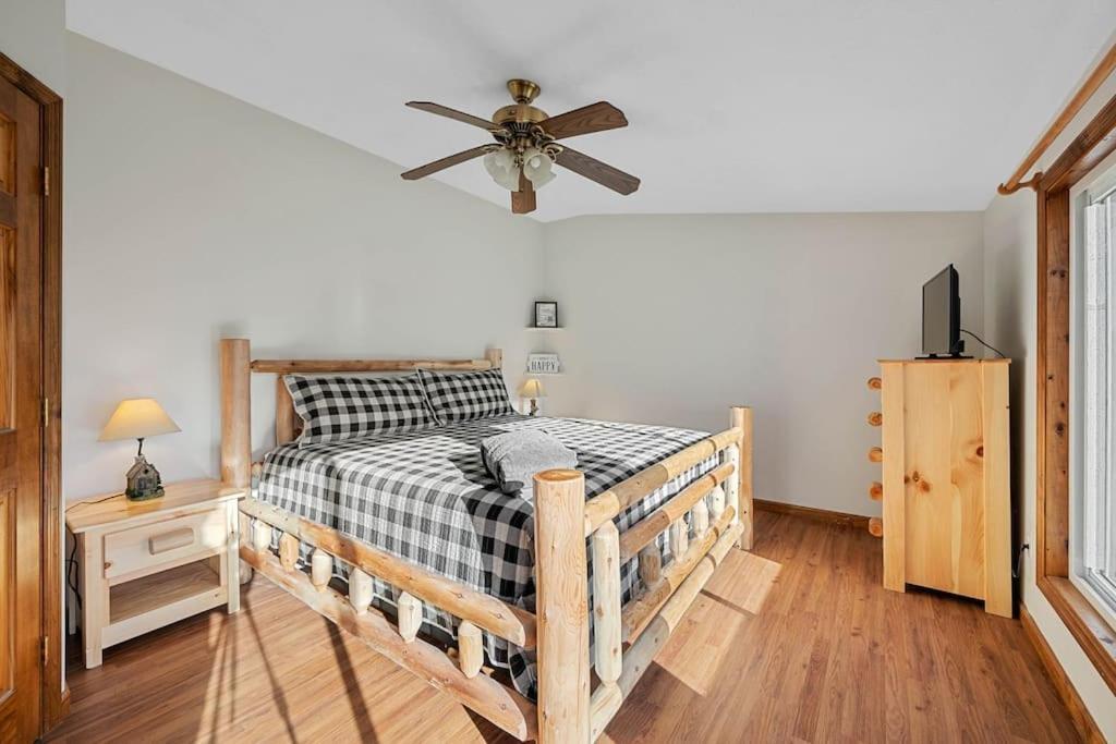 Holiday home Dog Friendly! Views! Hot Tub! Close To Pf! Gsmnp
