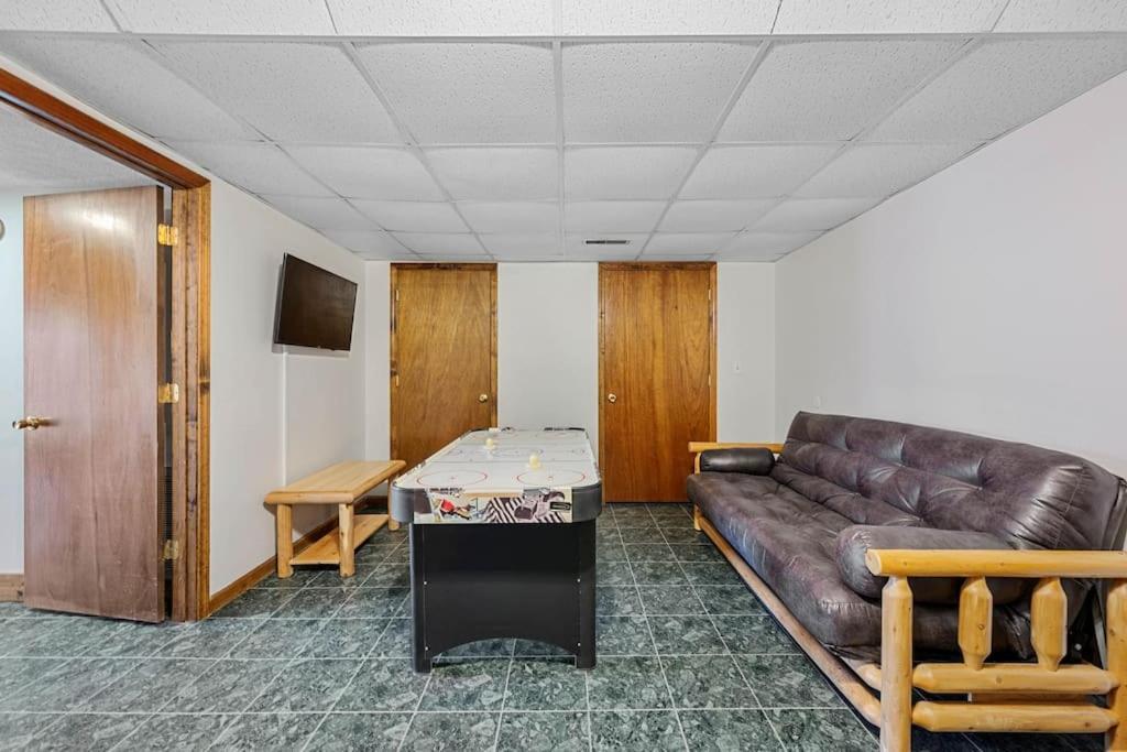 Dog Friendly! Views! Hot Tub! Close To Pf! Gsmnp
