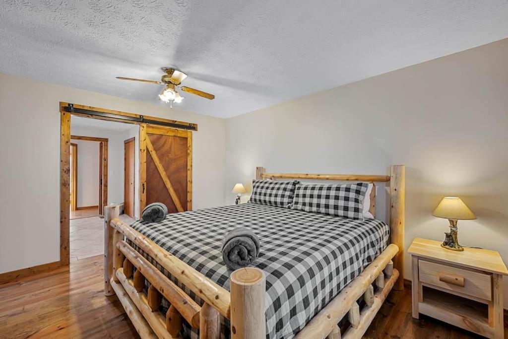 Holiday home Dog Friendly! Views! Hot Tub! Close To Pf! Gsmnp