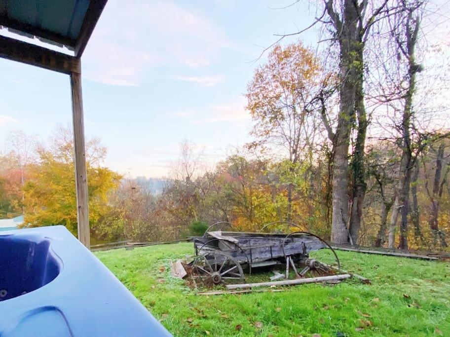 Dog Friendly! Views! Hot Tub! Close To Pf! Gsmnp Holiday home