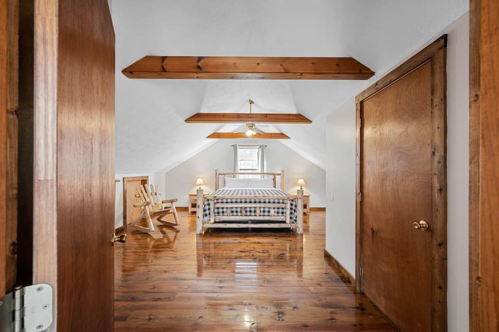 Dog Friendly! Views! Hot Tub! Close To Pf! Gsmnp Holiday home Sevierville