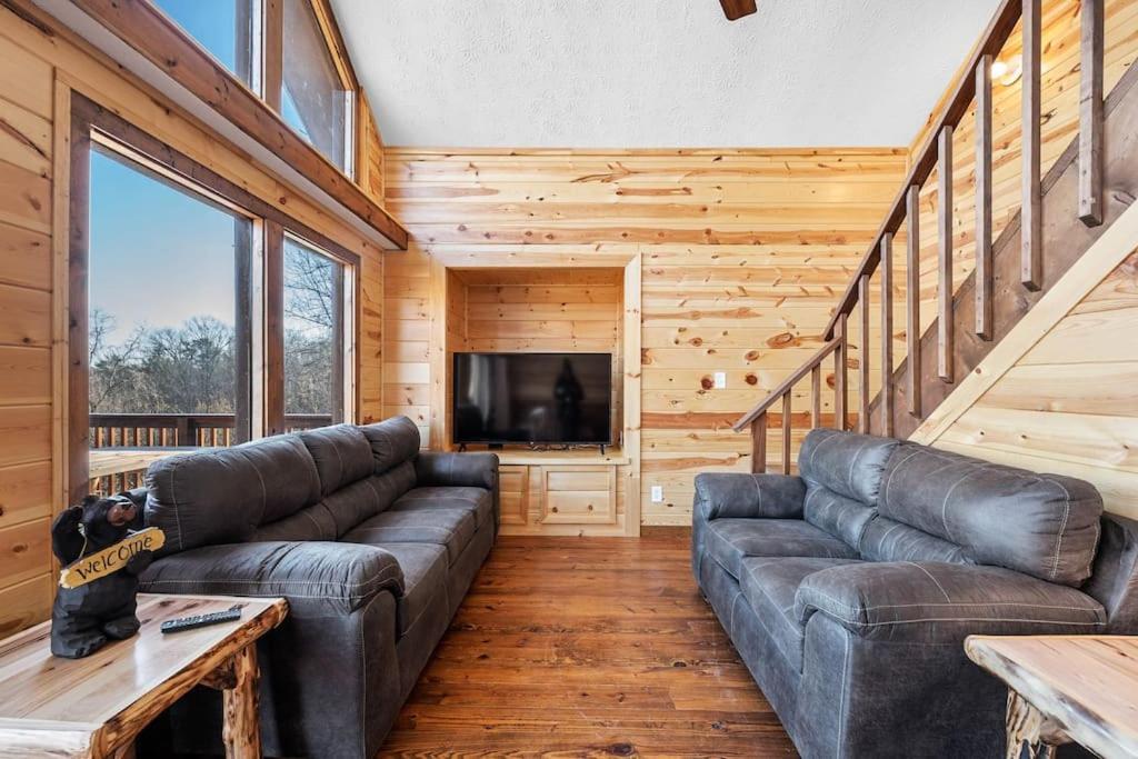 Holiday home Dog Friendly! Views! Hot Tub! Close To Pf! Gsmnp