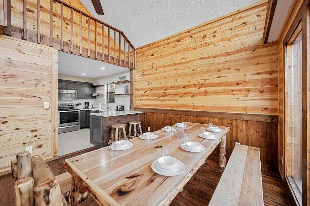 Dog Friendly! Views! Hot Tub! Close To Pf! Gsmnp Holiday home *