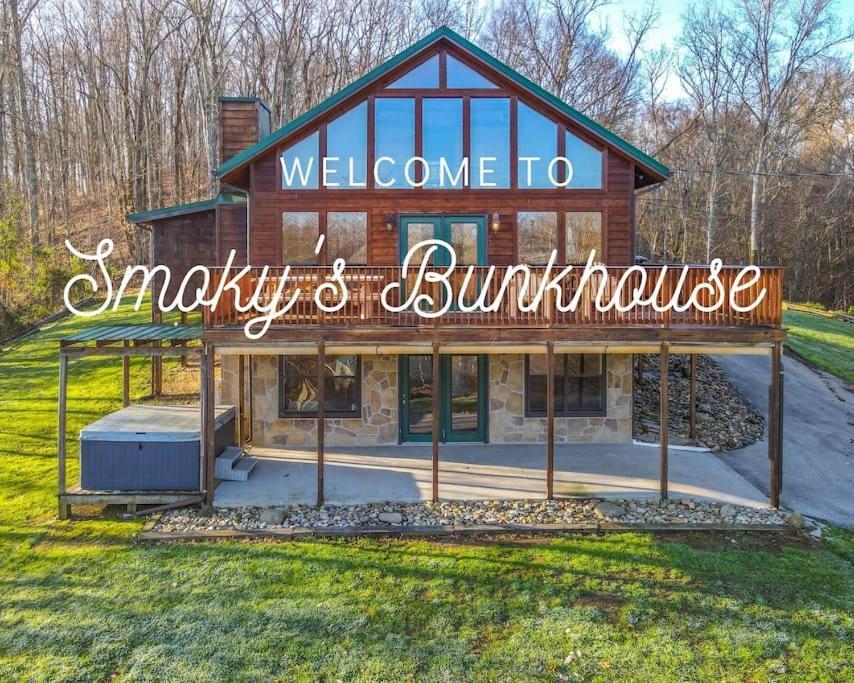 Dog Friendly! Views! Hot Tub! Close To Pf! Gsmnp Holiday home Sevierville